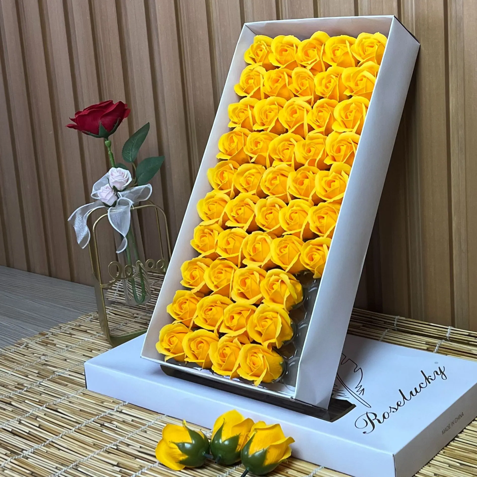 玫瑰花-深黄色.jpg