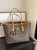 2026 Bolso Tote Versátil Nuevo Estilo Vintage con un Patrón Clásico, Bolso de Hombro de Gran Capacidad para Mujer, Bolso de Mano Elegante y de Lujo Ligero