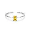 Anillo abierto de plata de ley S925 con piedra de la suerte y diseño de nicho para mujer, con diseño apilable para todo tipo de combinaciones.