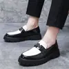 Sapatos masculinos mocassins de couro slip-on, estilo britânico, moda outono, negócios, tamanho grande, blocos de cor, transfronteiriços