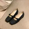 Lan Gui Estatura Pequeña Zapatos Mary Jane Vintage con Aumento de Altura Flor de Camelia Primavera 2026 Nuevos Zapatos Casuales para Mujer