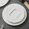 Plato plano de alta gama para comida occidental, plato de postre, vajilla de hotel y restaurante, concepto artístico, plato de ducha de meteoros, punto de oro