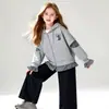 Nueva colección de otoño de ropa de abrigo para niñas: tops de manga larga de cuadros patchwork, sudaderas con capucha para niños y ropa de primavera/otoño para niños