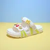 Sandálias infantis fofas de hambúrguer, novas pantufas de verão para meninos, tamancos para meninos, sandálias de praia com sola macia para meninas