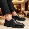 Sapatos Derby Masculinos com Solado Grosso Texturizado Preto Outono 2026, Sapatos de Couro Cadarço Macio Vintage para Negócios Casuais
