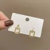 Brincos quadrados geométricos vazados de nova moda europeia e americana Brincos de dama coreana brincos de temperamento feminino Yiwu atacado