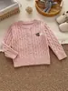 Conjunto de Otoño e Invierno Hecho a Medida para Niñas, Algodón Puro Grado A, Nuevo Modelo 2026, Conjunto de Tres Piezas de Cárdigan, Chaleco y Falda para Bebés y Niños Pequeños de 1 a 3 Años
