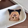 Fofo desenho animado KT gatinho de pelúcia pingente coelho broche cachecol meias acessórios chinelos chapéu acessórios de vestuário