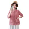 Nueva moda de otoño para madres, top bordado de cuello alto, camisa casual de manga larga con doble bolsillo para mujeres de mediana edad y mayores