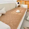 Novo produto transfronteiriço: Almofada de sofá xadrez espessa feita de veludo de leite, capa de sofá simples de pelúcia antiderrapante de fileira reta
