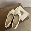 Sapatos de camurça amarela de sola reta femininos 2026 novos primavera e verão vermelho francês sapatilhas sapatos de noite gentis