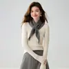 Bufanda Triangular de Cachemir para Mujer Otoño/Invierno 2026, Bufanda Caliente de Cachemir Perforado, Chal Pequeño Bicolor de Doble Cara