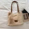 Bolsa de Pelúcia de Grande Capacidade Feminina 2026 Outono/Inverno Nova Bolsa de Ombro Único Versátil Bolsa Tote para o Dia a Dia Bolsa Peluda da Moda Tendência