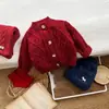 Suéter Rojo de Bebé Ropa de Año Nuevo Estilo Coreano para Niño Abrigo Cuello Redondo Equipo de Servicio Cardigan Grueso Tejido de Punto Trenzado Tesoro Femenino Calle Frita