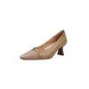 Salto Alto de Designer Único com Couro Genuíno, Bico Quadrado Estilo Francês, Fivela de Metal, Padrão Xadrez, Couro de Vaca, Bico Baixo, Sapatos Femininos Tendência