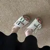 Fivela de Cinto Moda Casual Novo Estilo Chinelos Tipo Birkenstock para Uso ao Ar Livre 2026 Nova Primavera Chinelos Slip-On de Solado Grosso
