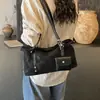 Bolso de hombro retro con acabado mate para mujer, nuevo estilo 2026, versátil para ir al trabajo, bolso bandolera de moda, bolso elegante para debajo del brazo, bolso baguette con un toque de alta gama