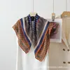 Nuevo Pañuelo de Seda Estampado con Bloques de Color de Doble Cara 2026 para Mujer, Estilo Vintage Primavera y Otoño, Bufanda Cuadrada Grande Favorecedora, Versátil Protección para el Cuello, Pañuelo de Protección Solar
