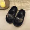 Pantuflas Peludas de Suela Gruesa para Mujer, para Usar al Aire Libre, Nuevo Estilo 2026, Otoño/Invierno, Estilo Hada de Celebridad de Internet, Versátiles, Pantuflas de Felpa de Algodón con Correa Única