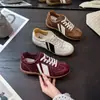 Nuevos zapatos de entrenamiento alemanes de 4 cm de alto para mujer, otoño 2026, versátiles, piel genuina, suela suave, transpirables, deportivos, casuales, zapatos de Forrest Gump