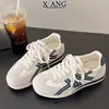 Sapatos Lace-up de Couro Genuíno Forrest Gump Fazem os Pés Parecerem Menores Tênis de Treinamento Alemão Sapatos Femininos Lace-up Sapatos Brancos Versátil Leve Casual Sapatos Esportivos
