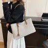 Diseño de Nicho 2026 Nueva Moda Versátil Gama Alta Primavera/Verano Retro Bolso de Hombro Único Bajo el Brazo Bolso Elegante para Viajero