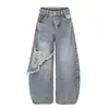 Jeans de corte curvo para hombre con diseño de patchwork de bigotes, estilo punk moderno, lavados y desgastados, con remaches y pedrería, pantalones anchos de pierna extragrande