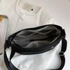 Bolsa Feminina 2024 Bolsa Versátil de Tecido de Nylon Simples Moderna de Ombro Transversal Grande Capacidade Atacado Item Quente da Moda