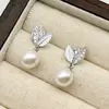 Brincos de Pérola Doces e Frescos Moda Francesa Retrô Folhas Delicadas Zircônia Microembutida Brincos de Tarraxa com Pérola Joias de Orelha Femininas