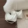 2025 Grande Capacidade para o Dia a Dia Nova Cor Sólida Elegante Corrente Transversal Ombro Bolsa Tote Formato Dumpling para Mulheres
