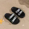 Pantuflas de Exterior para Niños 2026 Sandalias de Estilo Nuevo de Verano para Niños y Niñas, Zapatos de Agua de Suela Suave para Niños Mayores, Zapatos Versátiles para Playa