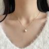 Colar Pingente de Pérola Única Minimalista para Mulheres, Design de Luxo Leve, Corrente Clavicular de Alta Qualidade, Acessório de Pescoço Versátil e da Moda