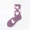 Nuevos calcetines de amor para mujer de otoño e invierno, calcetines de suelo de coral con pelusa, calcetines gruesos cálidos para el hogar, calcetines para el mes, fabricantes al por mayor