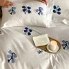 Conjunto de luxo minimalista de 60 contagens 100% algodão bordado com algodão de fibra longa de quatro peças, conjunto de cama bordado de algodão puro de três peças