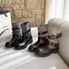 Botas western estilo cowboy para mulheres, nova coleção outono 2026 coreana, com design franzido, color blocking, estilo retrô e design versátil de sola grossa.