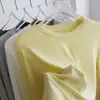 Camiseta de manga longa Lyocell Tencel com toque fresco para mulheres, verão e outono, fina, solta, modeladora, gola redonda, proteção solar, top de malha amarelo