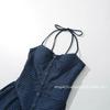 Vestido pequeño de mujer nuevo de principios de primavera 2025 con cuello a rayas, cintura y espalda descubierta