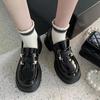 Sapatos de couro pequenos com salto grosso preto H-Button femininos primavera 2024 novos mocassins britânicos de sola grossa aumentada JK sapatos de couro macio