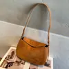 Bolso cruzado de cuero esmerilado transfronterizo para mujer, estilo vintage nuevo, bolso de hombro o axila de corte holgado, bolso cruzado versátil de alta gama para mujer