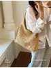 Bolsa de axila de alta qualidade em estilo coreano, com trama oca, para mulheres, fresca e estilosa, adequada para o dia a dia, bolsa de ombro versátil