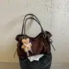 Bolsa de Pelúcia Camurçada Feminina 2026 Nova Outono Inverno Retrô Bolsa de Ombro Único Bolsa para Trabalho e Deslocamento Feminina Bolsa Almofada de Grande Capacidade