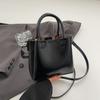 Bolso Retro Hermoso Primavera Mujer 2025 Nueva Moda Corea del Sur Bolso Bowling Portátil Casual Bandolera Concha