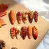 30 Peças de Unhas Postiças Longas Amêndoa Douradas Outono e Inverno Transfronteiriças Gotas de Unha Borboletas Estéreo Flores Folhas de Bordo Artesanato Manual com Diamantes para Unhas
