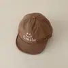 Boné infantil de aba macia com visor verão bordado rosto sorridente boné protetor solar infantil chapéu de bebê secagem rápida 1-3 anos chapéu de sol