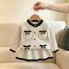 Conjunto de suéter para niña, nuevo estilo otoño/invierno, con diseño de doble botonadura con bolsillos, vestido de punto, moderno vestido de princesa estilo coreano para bebés
