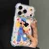 Adecuado para funda de teléfono Apple 17, overol de dibujos animados, niña, flores, corazón, texto en inglés, funda espacial anticaídas para iPhone 18
