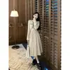 Vestido Novo Feminino Outono 2026 em Estilo Chanel, Elegante e Emagrecedor, Comprimento Médio com Amarração na Cintura e Mangas Longas