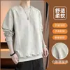 Nova moletom americano sem capuz e gola redonda para homens 2026, com design patchwork e desconstruído, uma camiseta masculina de manga longa e uma camada base para o outono