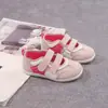 Tênis Color Block Vazado da Moda para Meninas 2026 Novo de Verão Estiloso Sola Macia Calçados de Treino Alemães para Crianças Tênis de Malha para Meninos
