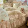 Conjunto de Quatro Peças de Renda Veludo Leite Grau Mãe-Bebê Classe A Espessado Mais Veludo Lençol de Cama Capa de Edredom Lençol com Elástico Conjunto de Quatro Peças Três para Dormitório